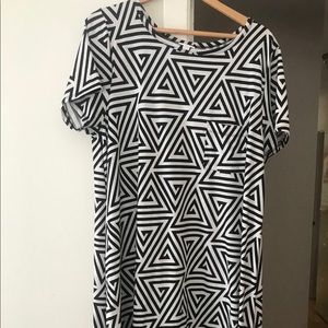 LulaRoe 2X black and white Carly dress NWOT.